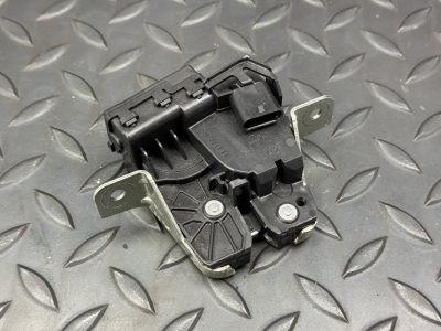 Mercedes-Benz A-Class, B-Class Boot Lock