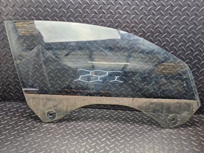BMW 1 Series Front Right Window Glass