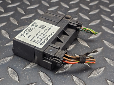 Mercedes-Benz E-Class, C-Class Fuel Pump Control Module