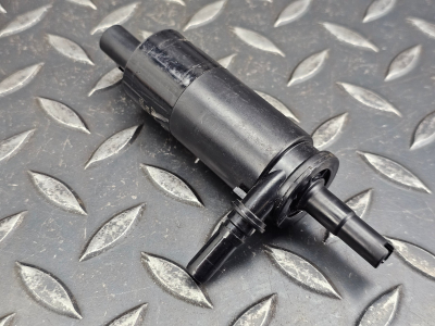 BMW 2 Series, X5, X6 Windscreen Washer Pump