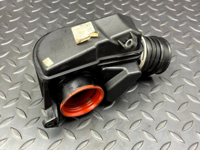 Mercedes-Benz C-Class, E-Class Air Intake Pipe Filter Box