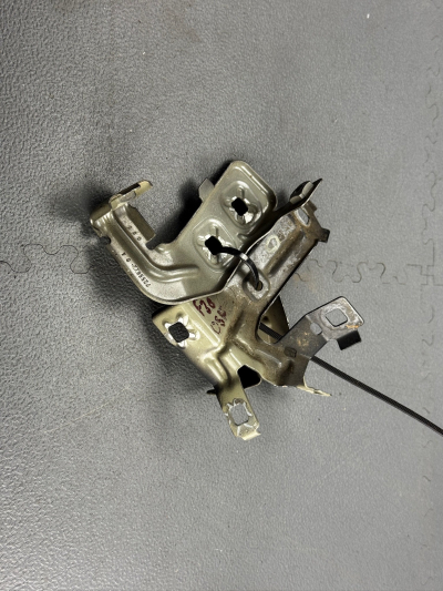 BMW 1 Series Right Wing Bracket Set
