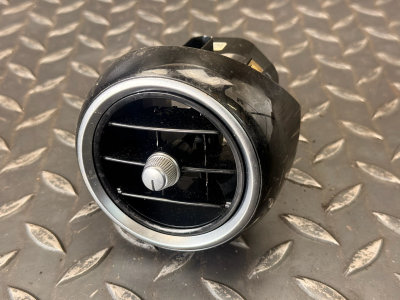 Mercedes-Benz C-Class Dashboard Right Air Vent