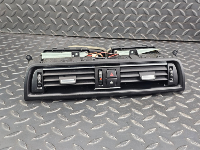 BMW 6 Series Dashboard Center Air Vent