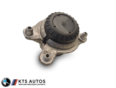 Mercedes-Benz C-Class Right Engine Mount Bracket