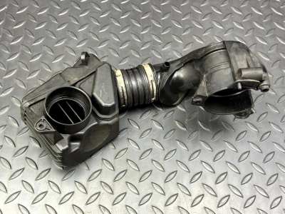 Mercedes-Benz C-Class, E-Class Air Intake Pipe Filter Box