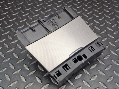 Mercedes-Benz E-Class Centre Console Ashtray