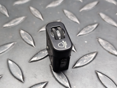 Mercedes-Benz Sprinter Headlight Adjuster