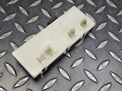 BMW 3 Series, 4 Series Tailgate Lift Control Module