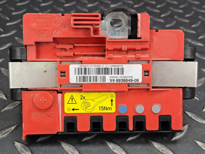 BMW X1, 1 Series, 3 Series Power distribution box w fuse