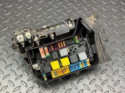 Mercedes-Benz A-Class Front Fuse Box