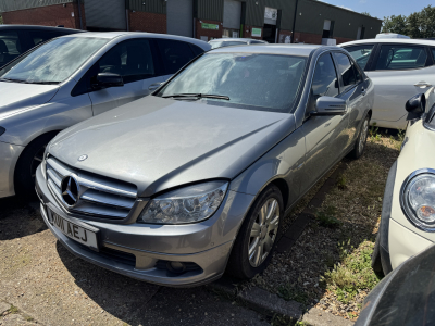 Mercedes-Benz C-Class photo 2