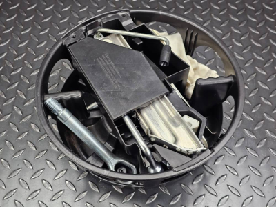 Mercedes-Benz C-Class, E-Class, W212 Jack/Tool Kit