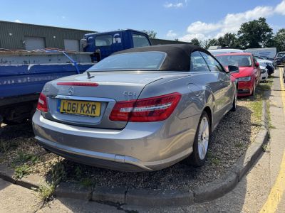 Mercedes-Benz E-Class photo 2