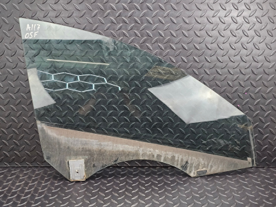 Mercedes-Benz CLA Front Right Window Glass