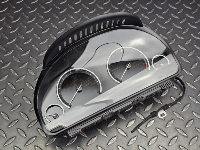 BMW X5 Speedometer Instrument Cluster