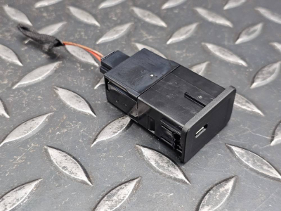 Mercedes-Benz CLA, A-Class Usb Power Port