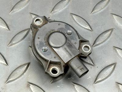Mercedes-Benz C-Class Camshaft Position Sensor