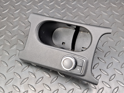 Mercedes-Benz A-Class Centre Console Cup Holder