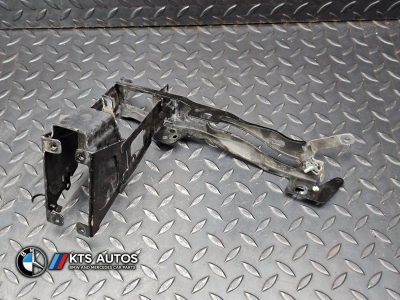BMW 1 Series, 3 Series Right Headlight Bracket