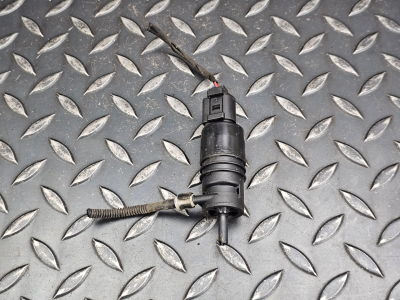 BMW 1 Series, 3 Series, 5 Series, 7 Series, X3, X4, X5, Z4, Z3 Windscreen Washer Pump