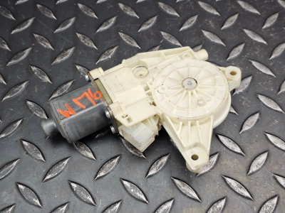 Mercedes-Benz A-Class, GLA, B-Class Front Right Window Motor