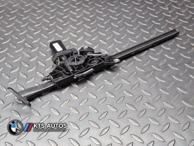 Mercedes-Benz E-Class Right Seatbelt Retractor