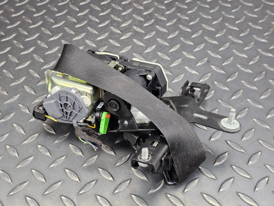 Mercedes-Benz E-Class, C-Class Front Left Seatbelt