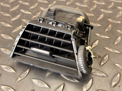 BMW 3 Series, 4 Series Left Dash Air Vent