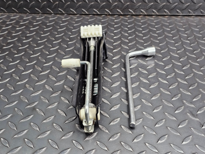 Mercedes-Benz CLK, C-Class Jack/Tool Kit