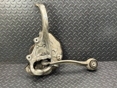 Mercedes-Benz C-Class Front Left Wheel Hub