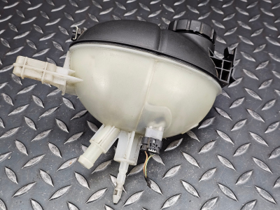 Mercedes-Benz E-Class, C-Class Coolant Expansion Tank