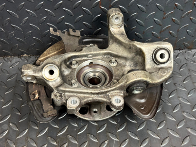 Mercedes-Benz C-Class Rear Left Wheel Hub Carrier