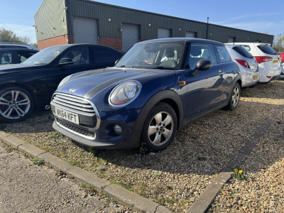 MINI Cooper photo 4