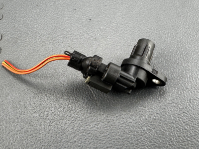 Mercedes-Benz A-Class, C-Class Camshaft Position Sensor