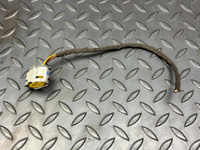 Mercedes-Benz C-Class Headlight Connector Plug
