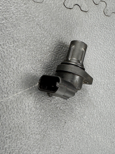 Mercedes-Benz A-Class, C-Class Camshaft Position Sensor