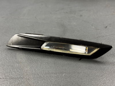 BMW 5 Series Right Wing Fender Indicator