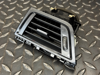 BMW 3 Series, 4 Series Left Dashboard Air Vent