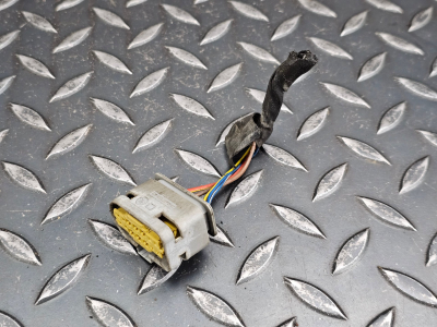 Mercedes-Benz CLA Headlight Connector Plug