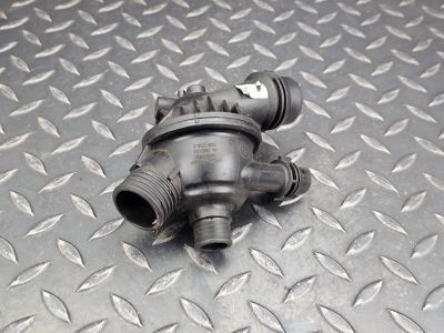 BMW 1 Series, 3 Series, 5 Series Thermostat Housing