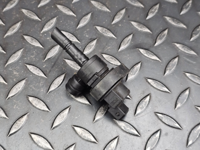 BMW 1 Series, 3 Series, 5 Series, X1 Fuel Tank Breather Valve