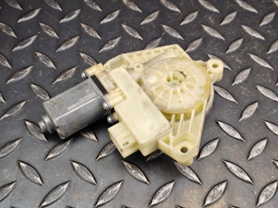 Mercedes-Benz C-Class Front Right Window Motor