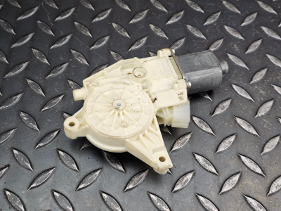 Mercedes-Benz B-Class, A-Class, GLA Front Left Window Motor
