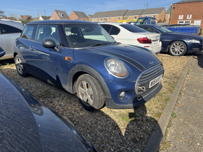 MINI Cooper photo 5