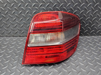 Mercedes-Benz Ml Tail Light