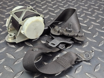 BMW 3 Series, 1 Series, 4 Series Front Right Seat Belt