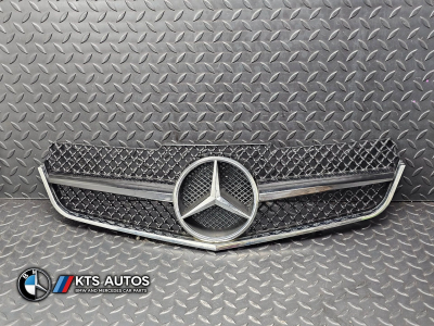 Mercedes-Benz E-Class Front Bumper Main Grille
