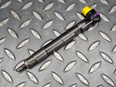 Mercedes-Benz E-Class, C-Class, VITO Fuel Injector