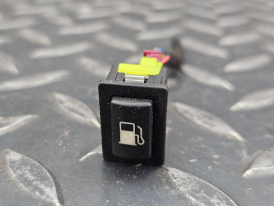 BMW 2 Series, 3 Series, 7 Series, X1, X2, X3, X5, i3, i8 Fuel Tank Open Switch